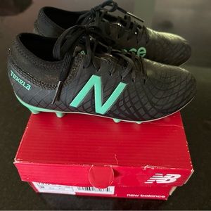 New Balance Trekela —Soccer Cleats kids size 13 1/2 Wide.